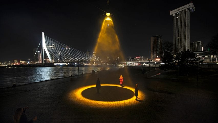 Covid-19 : Une lampe à ultraviolet pour désinfecter les espaces publics rapidement