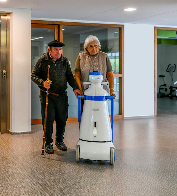 Kompaï, le robot conçue pour aider les personnes âgées et leurs soignants