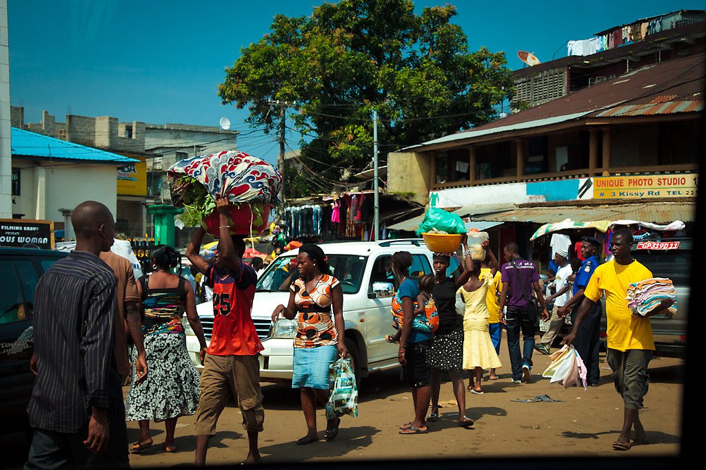 En Sierra Leone, les piétons produisent de l’électricité